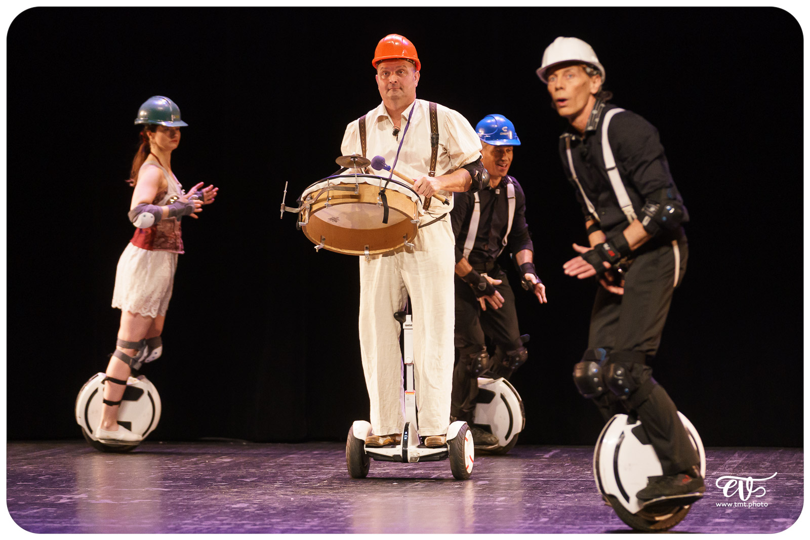 ExCENTRIQUES (CIE LES ACROSTICHES)